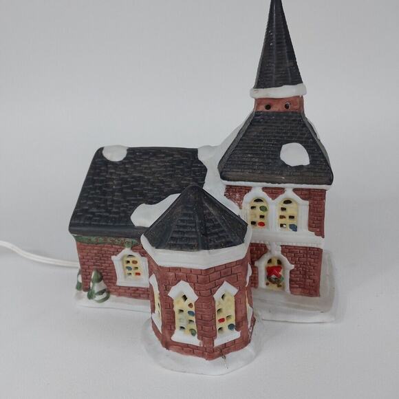 1994 Ruey Traditions Brick Porcelain Christmas Lighted Church - Picture 2 of 7